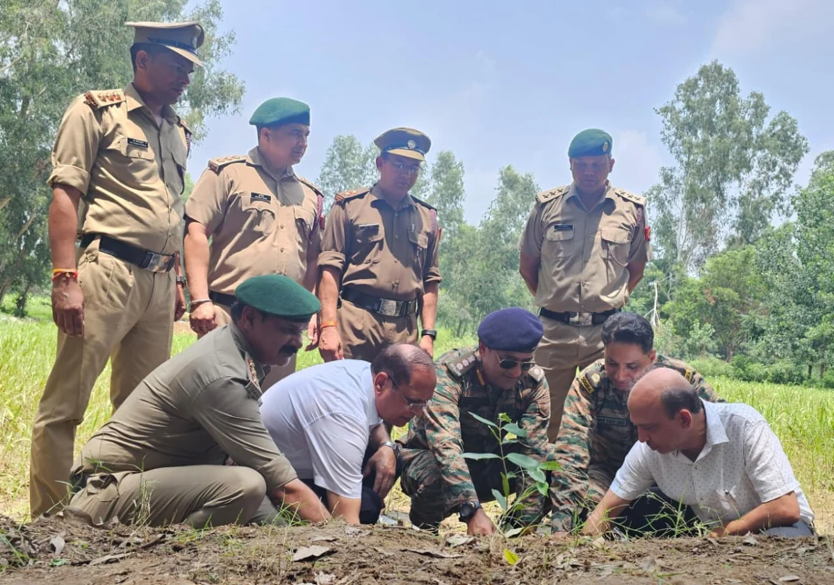 एक पेड़ माँ के नाम, अभियान में एनसीसी कैडेट्स ने लगाए सैकड़ों पौधे, दिया पर्यावरण संरक्षण का संदेश
